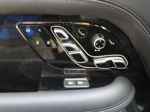 Used 2021 Land Rover Range Rover Autobiography image 25