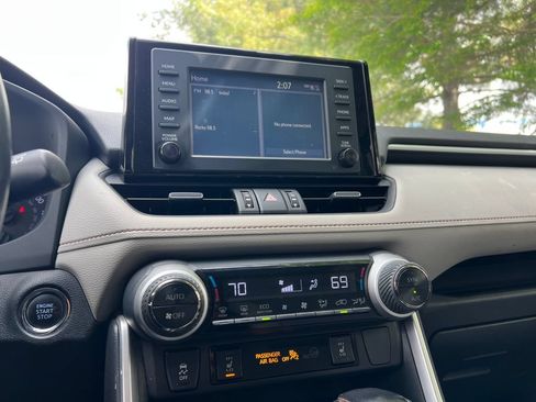 Used 2019 Toyota RAV4 XLE Premium w/ Cold Weather Package AWD/4WD image 27