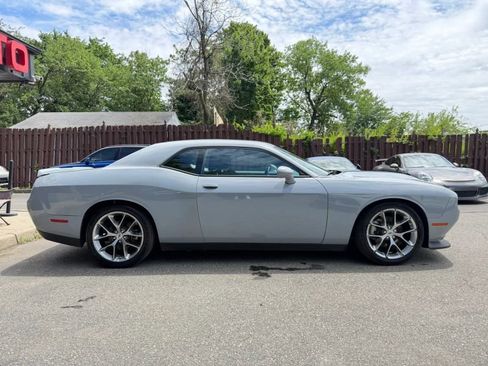 Used 2022 Dodge Challenger GT RWD image 5