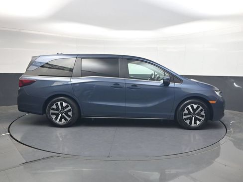 Used 2025 Honda Odyssey EX-L image 3