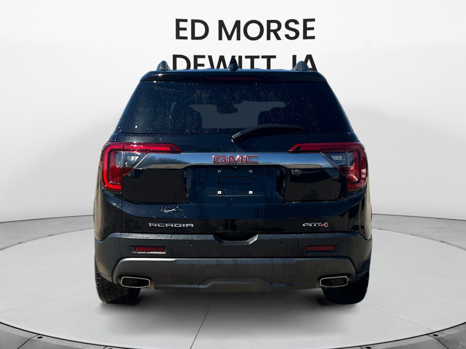 Used 2023 GMC Acadia AT4 w/ Technology Package AWD/4WD image 4