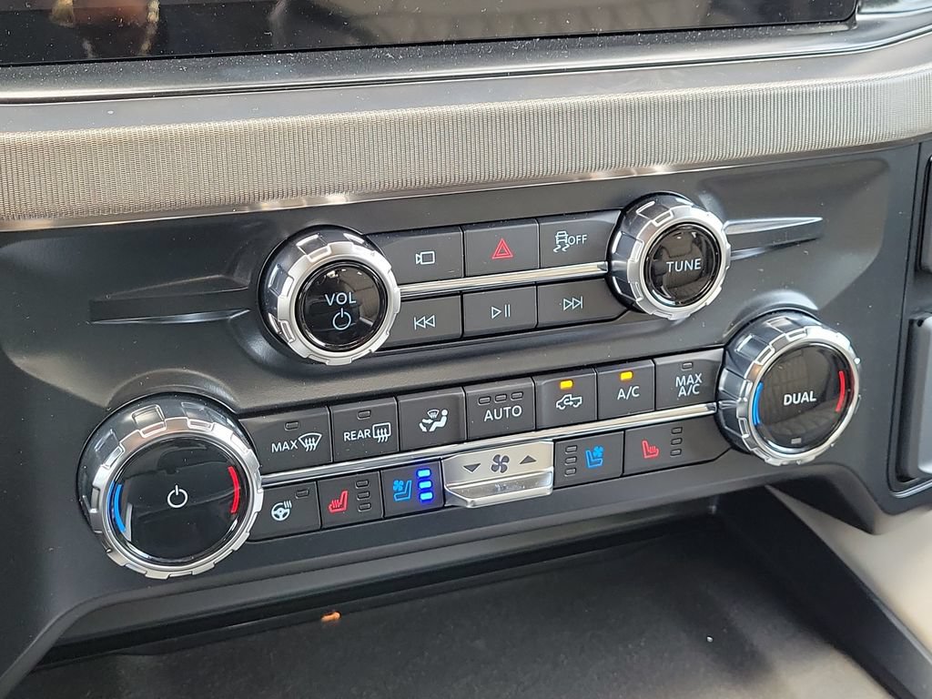 New 2026 Ford F250 Platinum w/ Platinum Plus Package AWD/4WD image 22