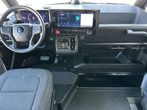 Used 2023 Chevrolet Brightdrop 600 w/ Active Safety Package 2 AWD/4WD image 14