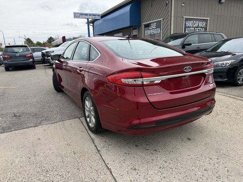 Used 2017 Ford Fusion SE w/ Fusion SE Technology Package FWD image 32