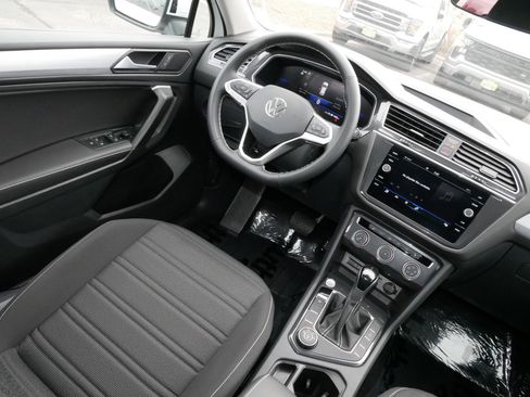 Certified 2024 Volkswagen Tiguan S image 9