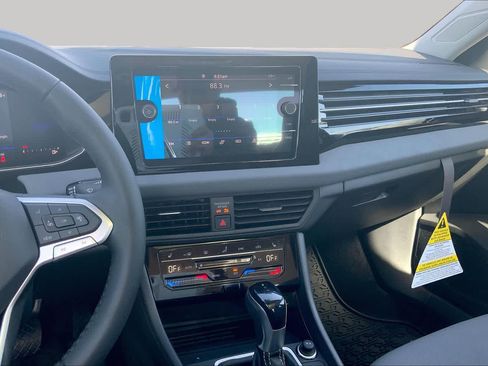 New 2026 Volkswagen Jetta SE FWD image 6