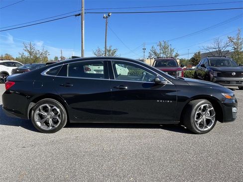 Used 2024 Chevrolet Malibu LT image 2