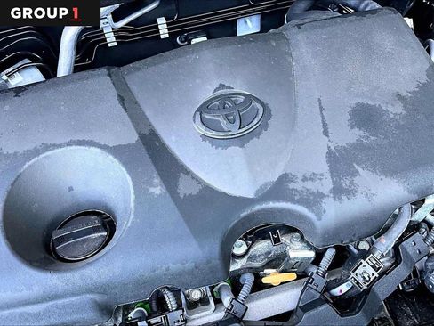 Used 2025 Toyota RAV4 XLE AWD/4WD image 31