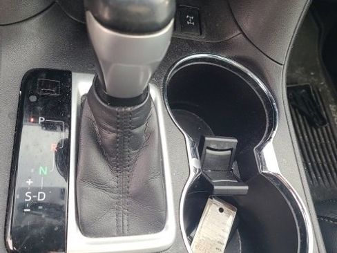 Used 2016 Toyota Highlander Limited image 27