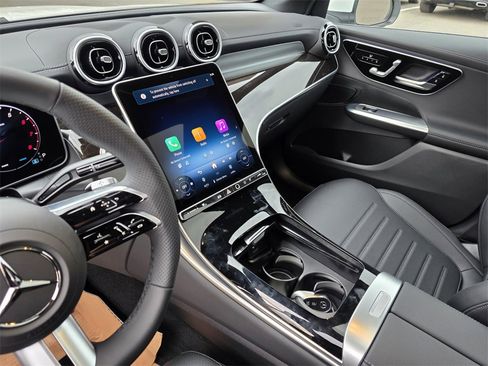 New 2026 Mercedes-Benz GLC 300 image 19
