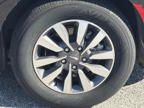 Used 2023 Chrysler Pacifica Touring-L FWD image 14