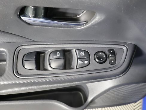 Used 2023 Nissan Versa SV image 29