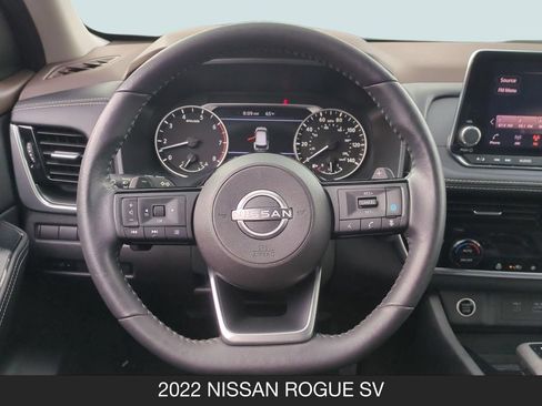 Used 2022 Nissan Rogue SV w/ SV Premium Package FWD image 12