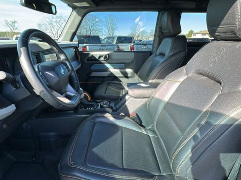 Used 2023 Ford Bronco Badlands image 13