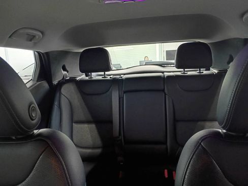 Used 2022 Chevrolet Bolt EUV LT w/ Convenience Package image 18