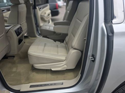 Used 2017 GMC Yukon XL Denali RWD image 26