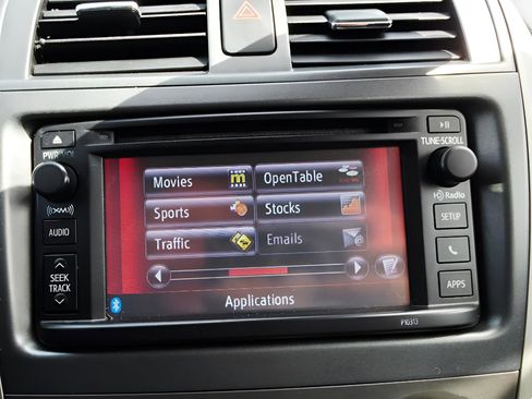 Used 2012 Toyota Corolla S image 31