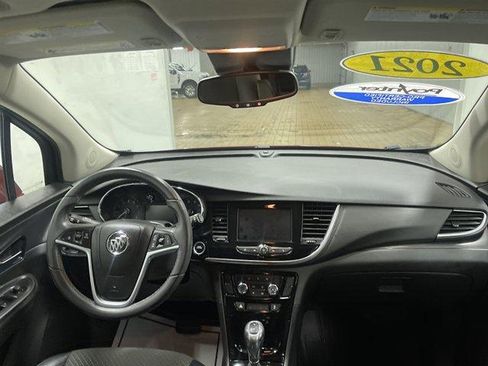 Used 2021 Buick Encore Preferred AWD/4WD image 18