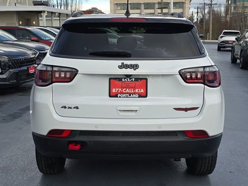 Used 2022 Jeep Compass Trailhawk image 4