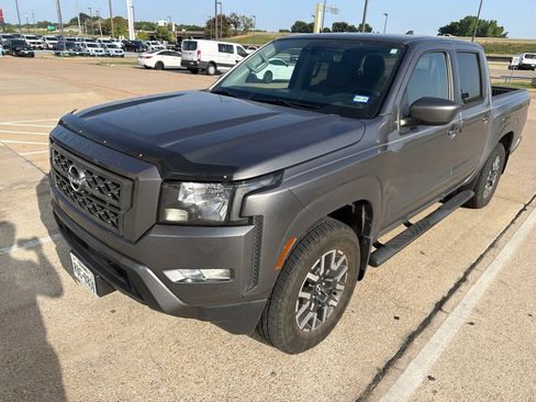 Used 2022 Nissan Frontier SV RWD image 1