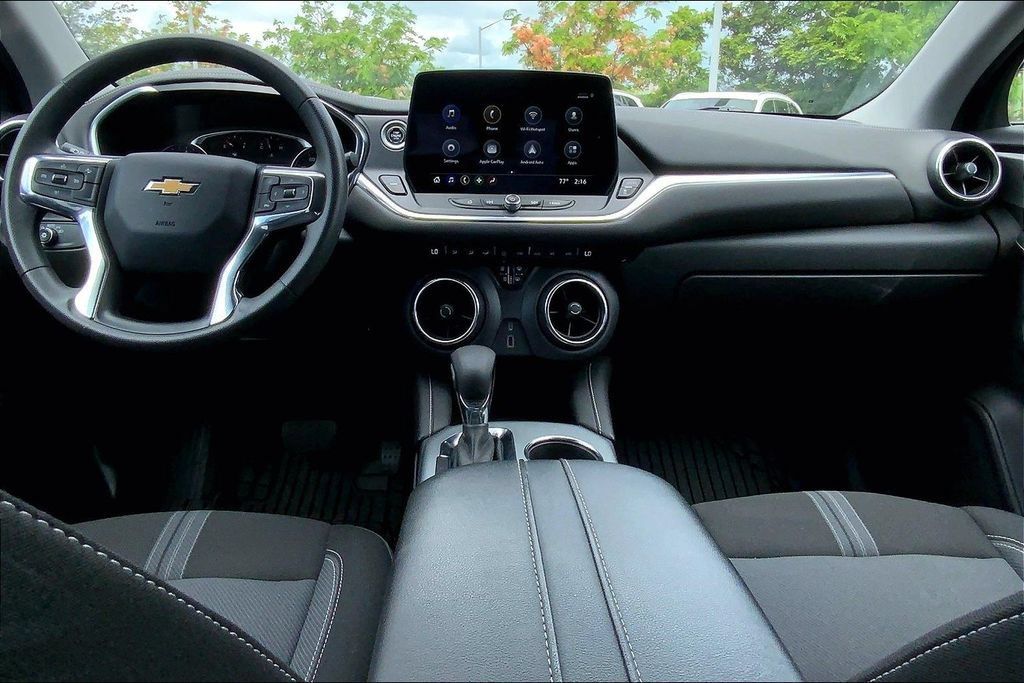 Used 2023 Chevrolet Blazer LT FWD image 14