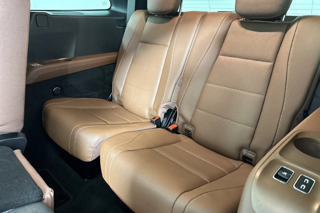 Certified 2026 Mercedes-Benz GLS 450 4MATIC image 18