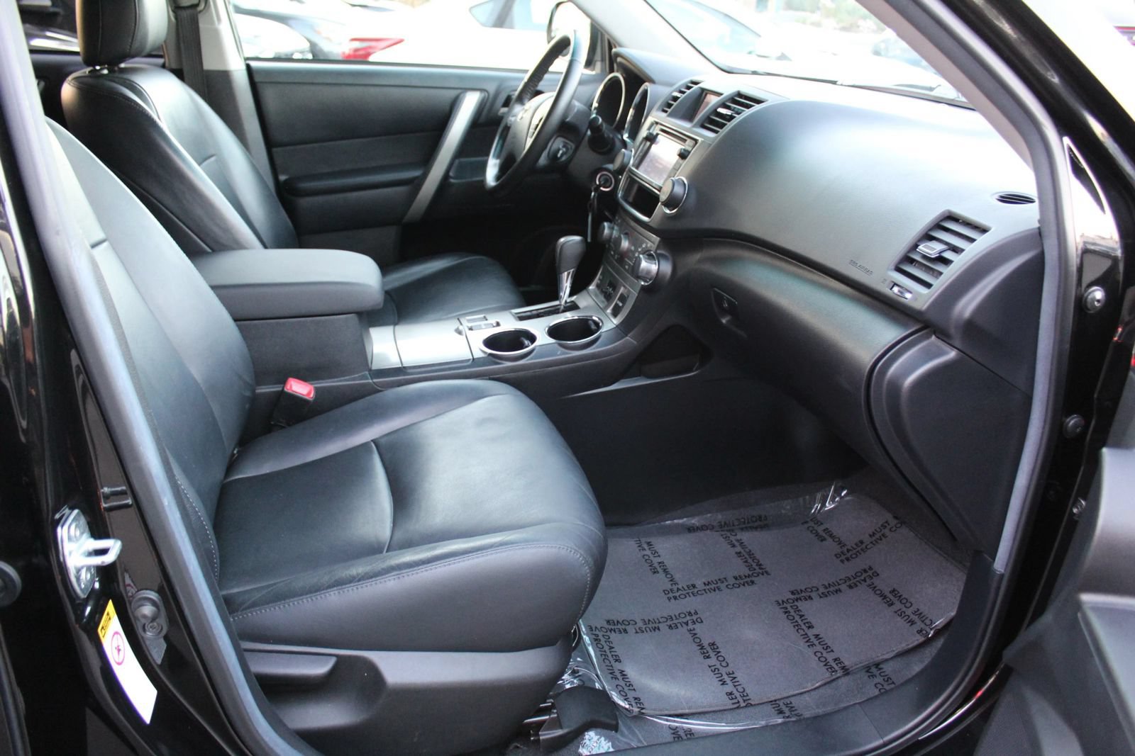 Used 2013 Toyota Highlander SE FWD image 10