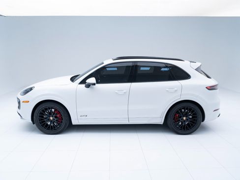 Used 2021 Porsche Cayenne GTS image 2