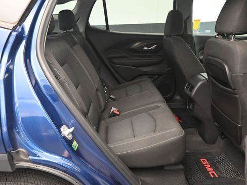Used 2022 GMC Terrain SLE image 17