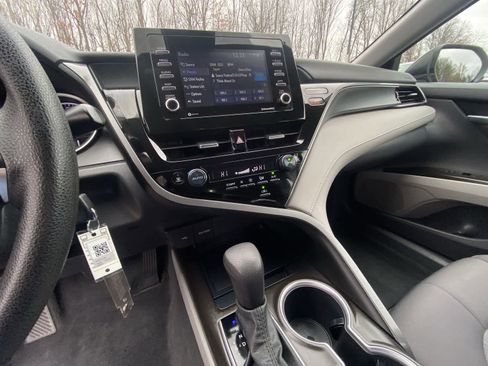 Used 2023 Toyota Camry LE image 26