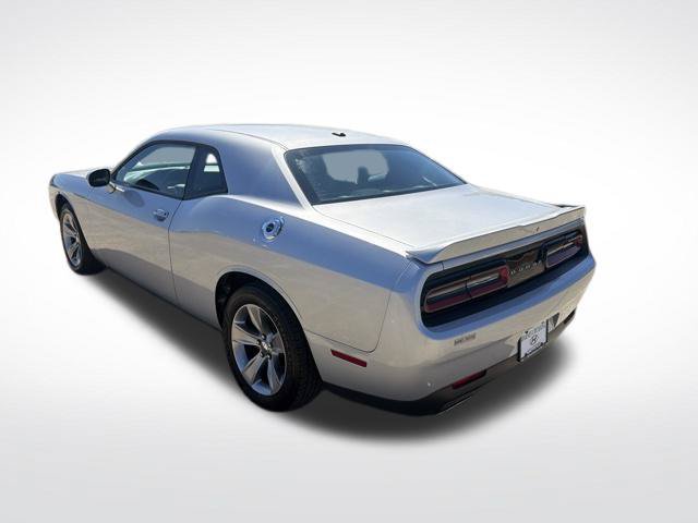 Used 2019 Dodge Challenger SXT RWD image 5