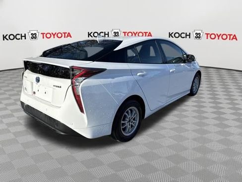 Used 2018 Toyota Prius Two image 7