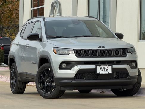 New 2026 Jeep Compass Latitude image 2