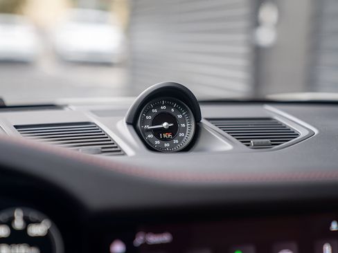 Used 2023 Porsche 911 Carrera 4S image 12