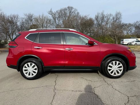 Used 2017 Nissan Rogue S w/ S Appearance Package image 4