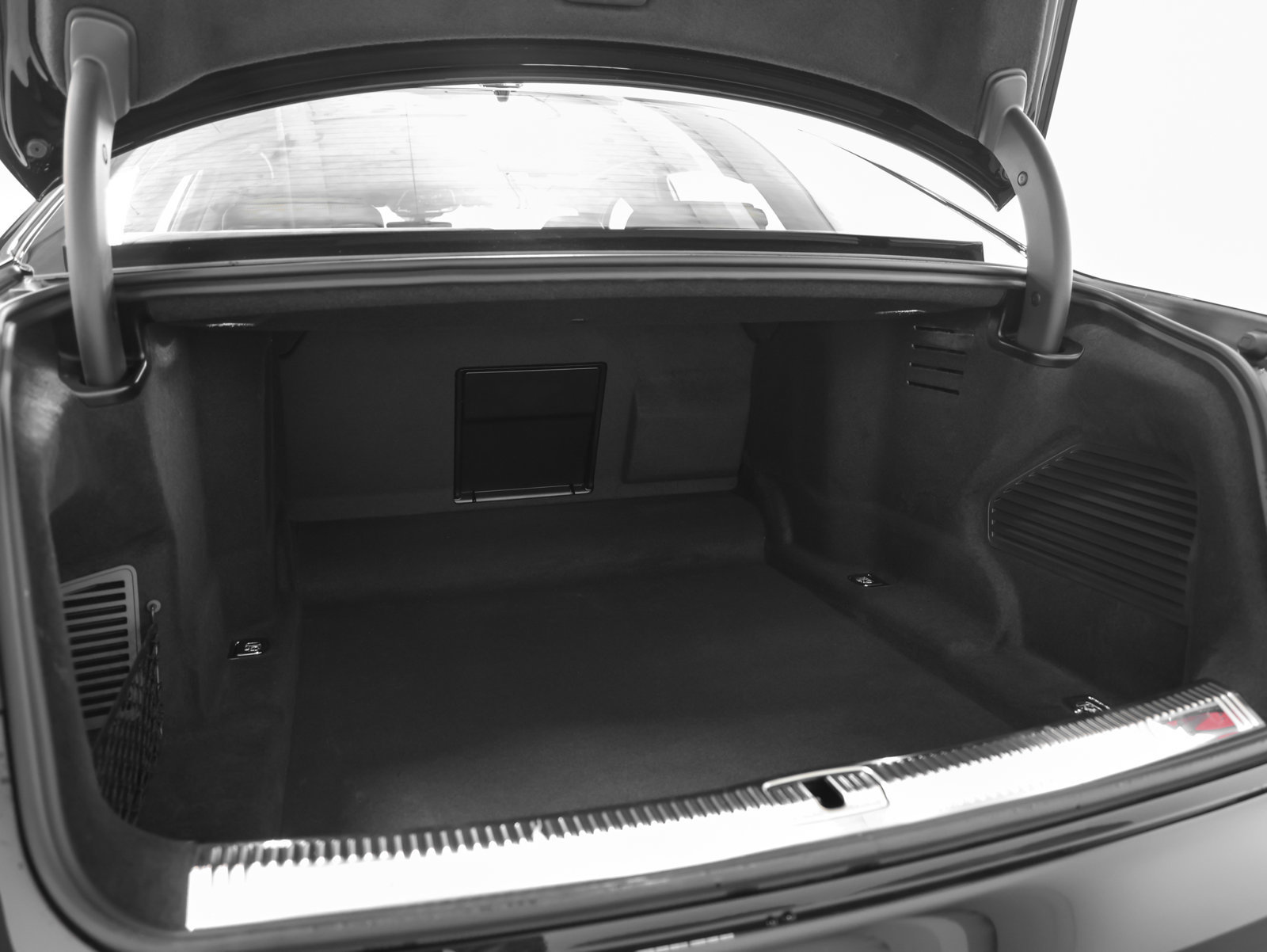 Used 2026 Audi S8 w/ Executive Plus Package AWD/4WD image 19