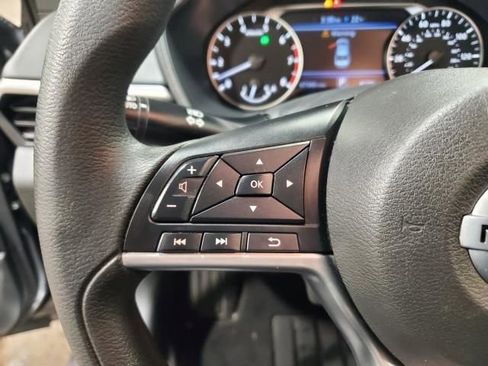 Used 2022 Nissan Altima 2.5 SV image 24