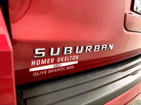 Used 2015 Chevrolet Suburban LT image 14