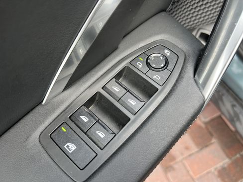 Used 2025 BMW X2 xDrive28i AWD/4WD image 15