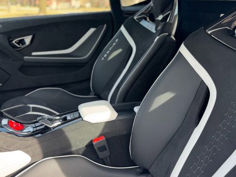 Used 2024 Lamborghini Huracan Tecnica RWD image 12