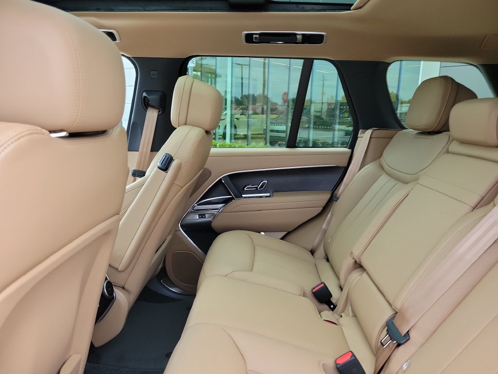 New 2027 Land Rover Range Rover SE AWD/4WD image 16