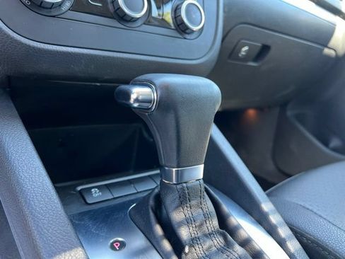 Used 2010 Volkswagen Jetta Limited Edition FWD image 18