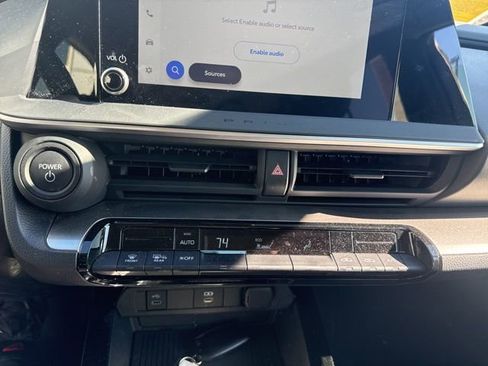 Used 2025 Toyota Prius LE image 16