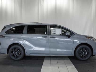 New 2026 Toyota Sienna XLE Woodland Edition