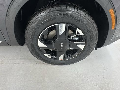 New 2026 Kia Sportage LX image 9