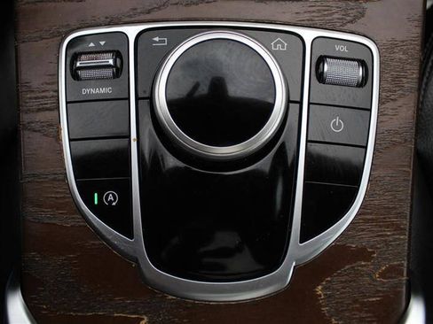 Used 2019 Mercedes-Benz C 300 4MATIC Sedan image 21