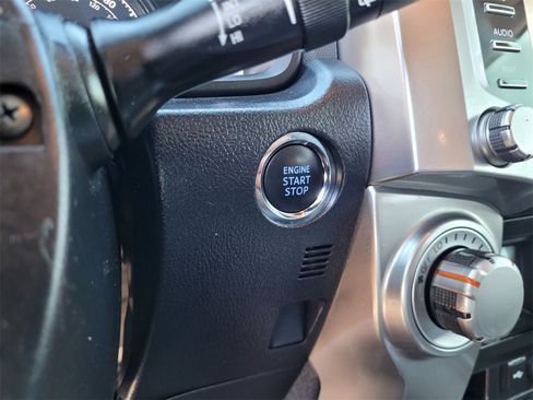 Used 2022 Toyota 4Runner SR5 Premium image 19