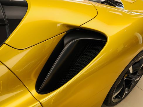 Used 2024 Ferrari SF90 Spider image 42