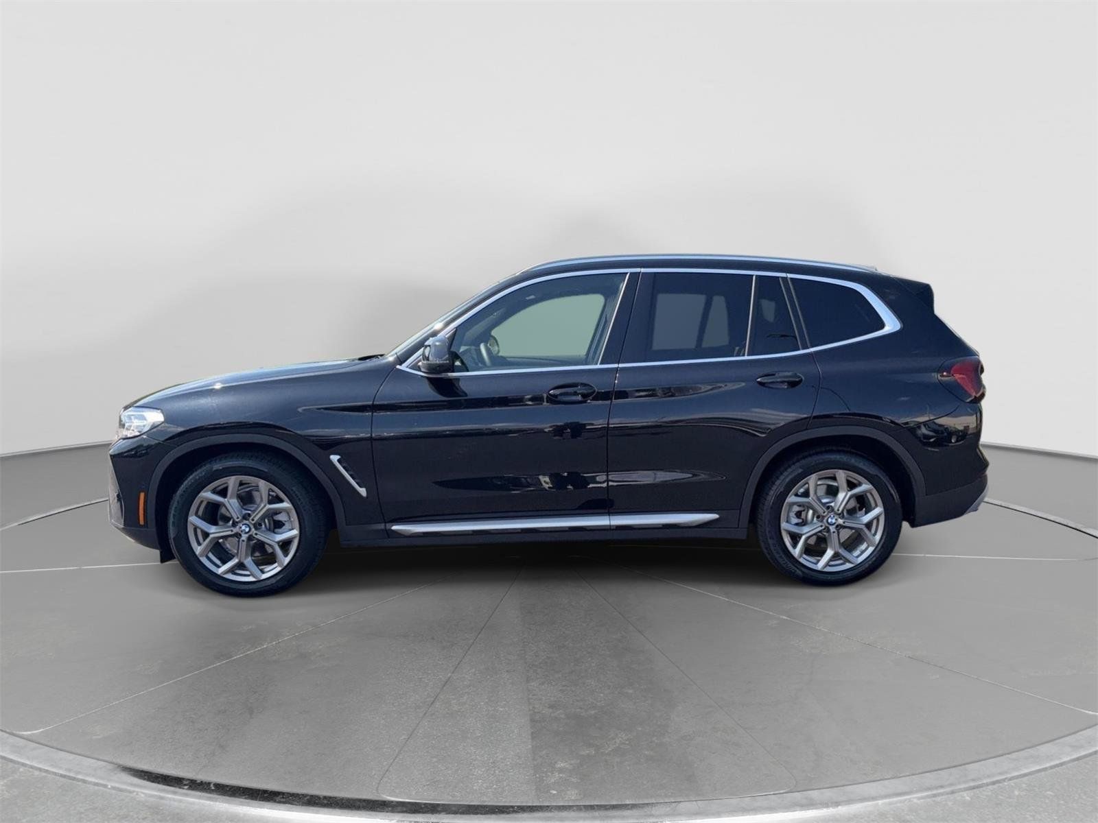 Used 2023 BMW X3 sDrive30i w/ Premium Package RWD image 2