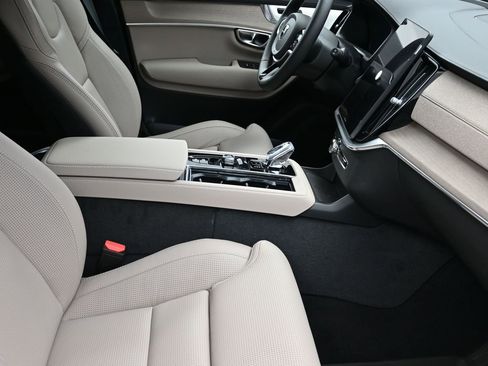 New 2026 Volvo XC90 T8 Ultra w/ Lounge Package AWD/4WD image 24